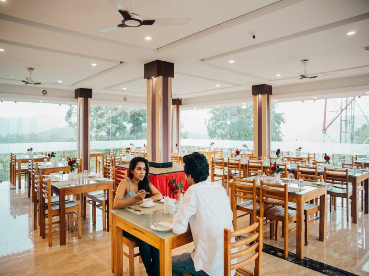 The Lake View Munnar Hotel Exterior photo