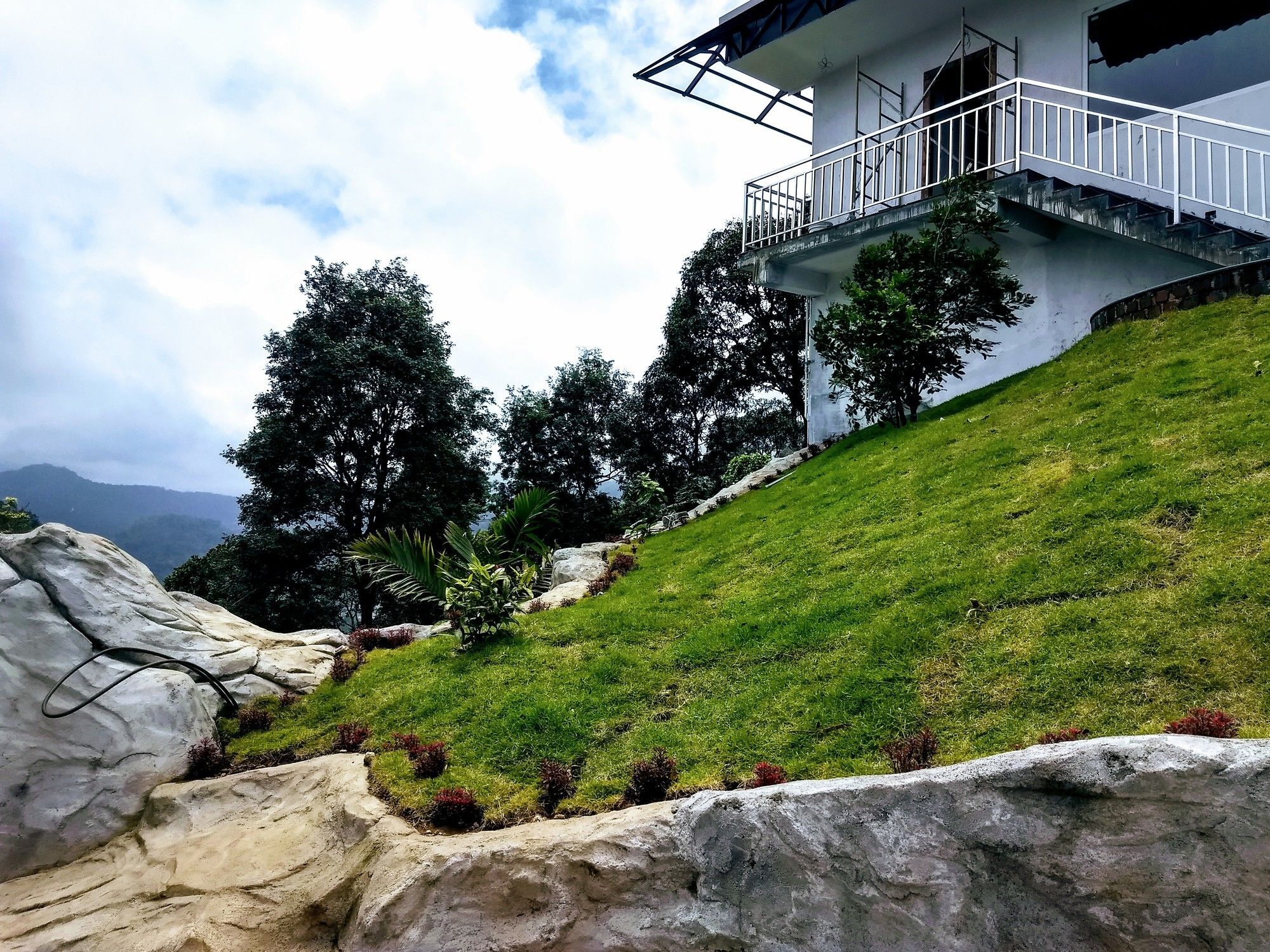 The Lake View Munnar Hotel Exterior photo